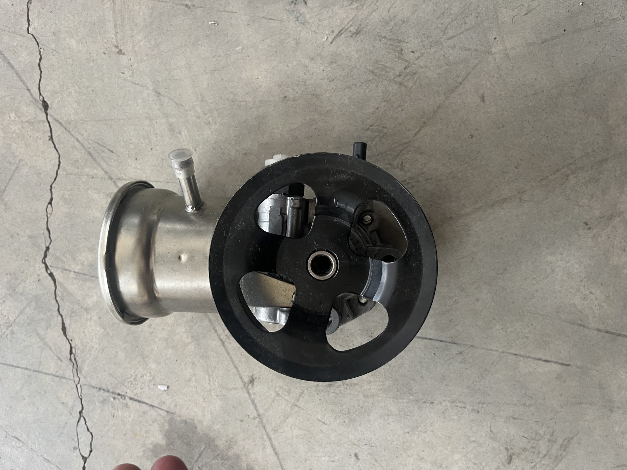 DİREKSİYON POMPASI (YAĞ HAZNELİ) HILUX 2.0 1TRFE 04-22 / HILUX 2.7 2 TRFE 04-22 HAZNELİ