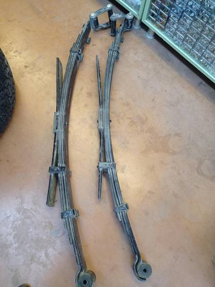 12345 Hilux 2020 modelden cikma sifir orjinal arka makas takimi ve amortisorleri