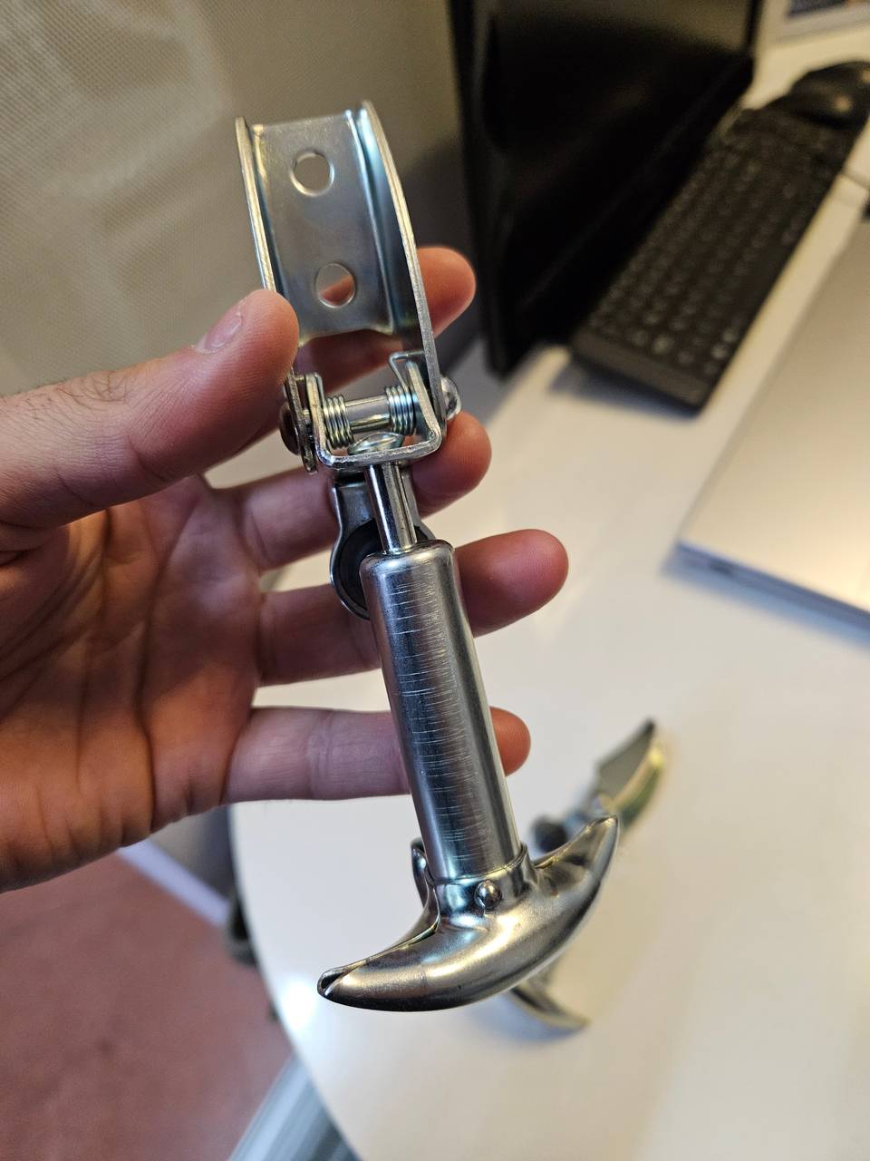 1234 Toyota fj kaput mandali — Toyota OEM Parça