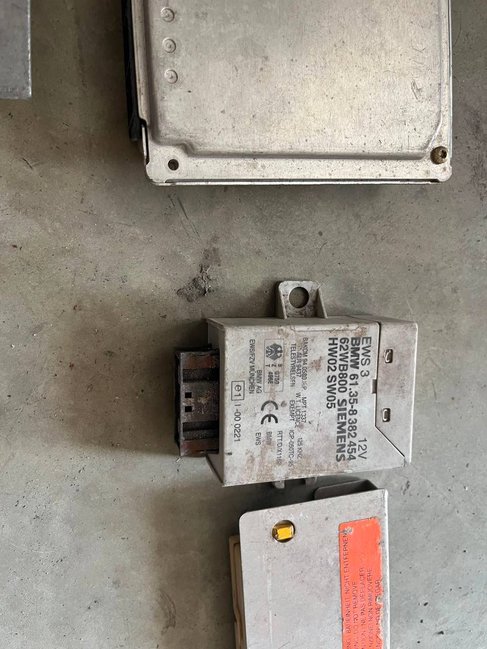 1430268 BMW E46 320İ MOTOR BEYNİ- SET ( SAĞLAM ) — BMW OEM Parça