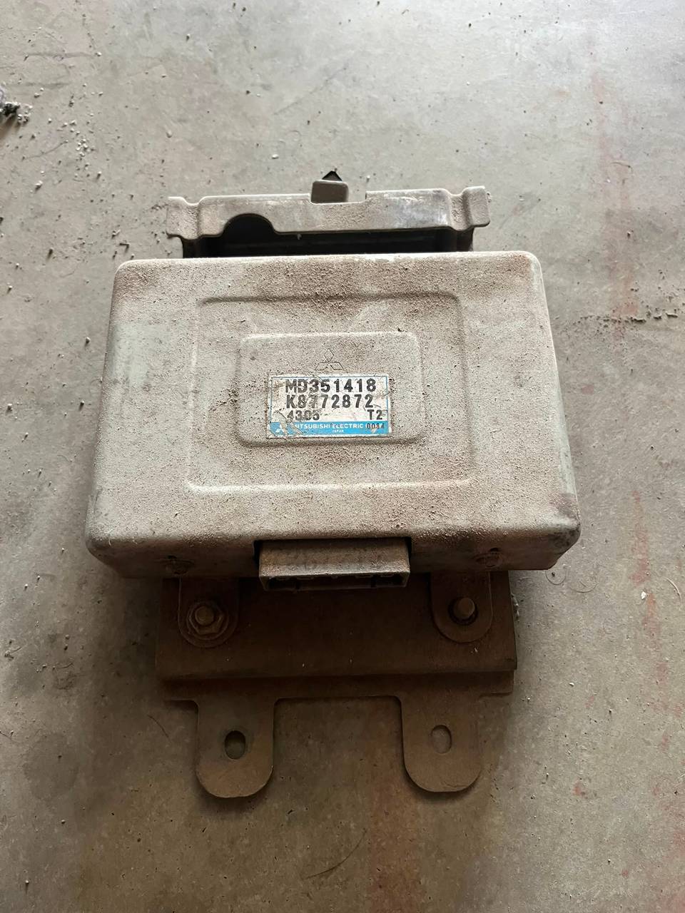 MD351418 mıtsubıshı l200 2.5 dizel motor beyni 1998 2003 — Mıtsubishi OEM Parça