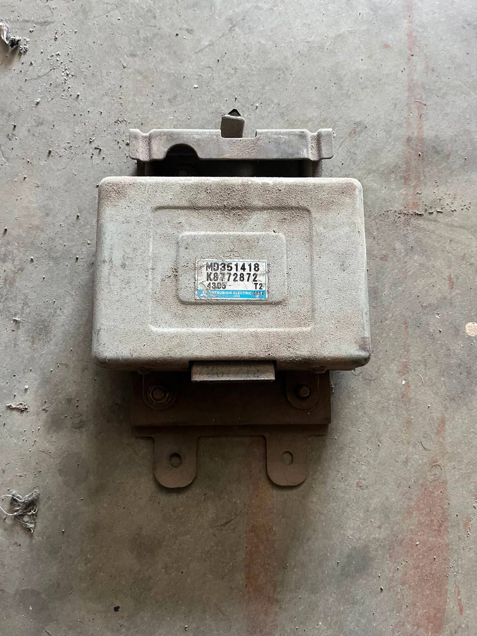 MD351418 mıtsubıshı l200 2.5 dizel motor beyni 1998 2003 — Mıtsubishi OEM Parça
