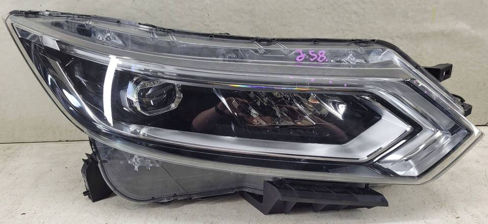 100 Nissan Qashqai Sağ Ön Far 100 19011 — nissan OEM Parça
