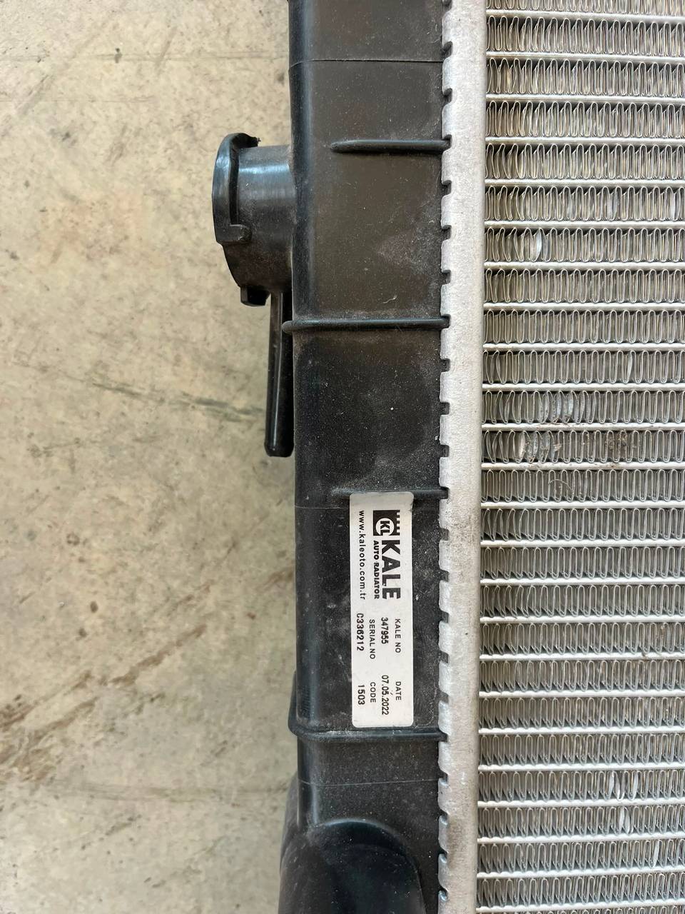 347955 MITSUBISHI - L200 87-99 RADYATOR KOMPLE 26mm (MT) — MITSUBISHİ OEM Parça