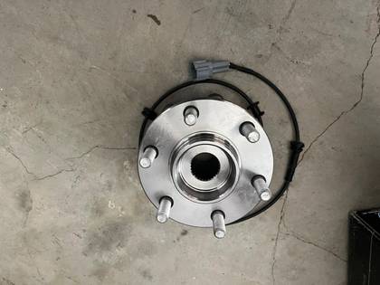 40202EA300 PFI Bearings -NISSAN - NAVARA 06> 4x4 ÖN TEKERLEK GÖBEĞİ, RULMANLI VE ABS'Lİ