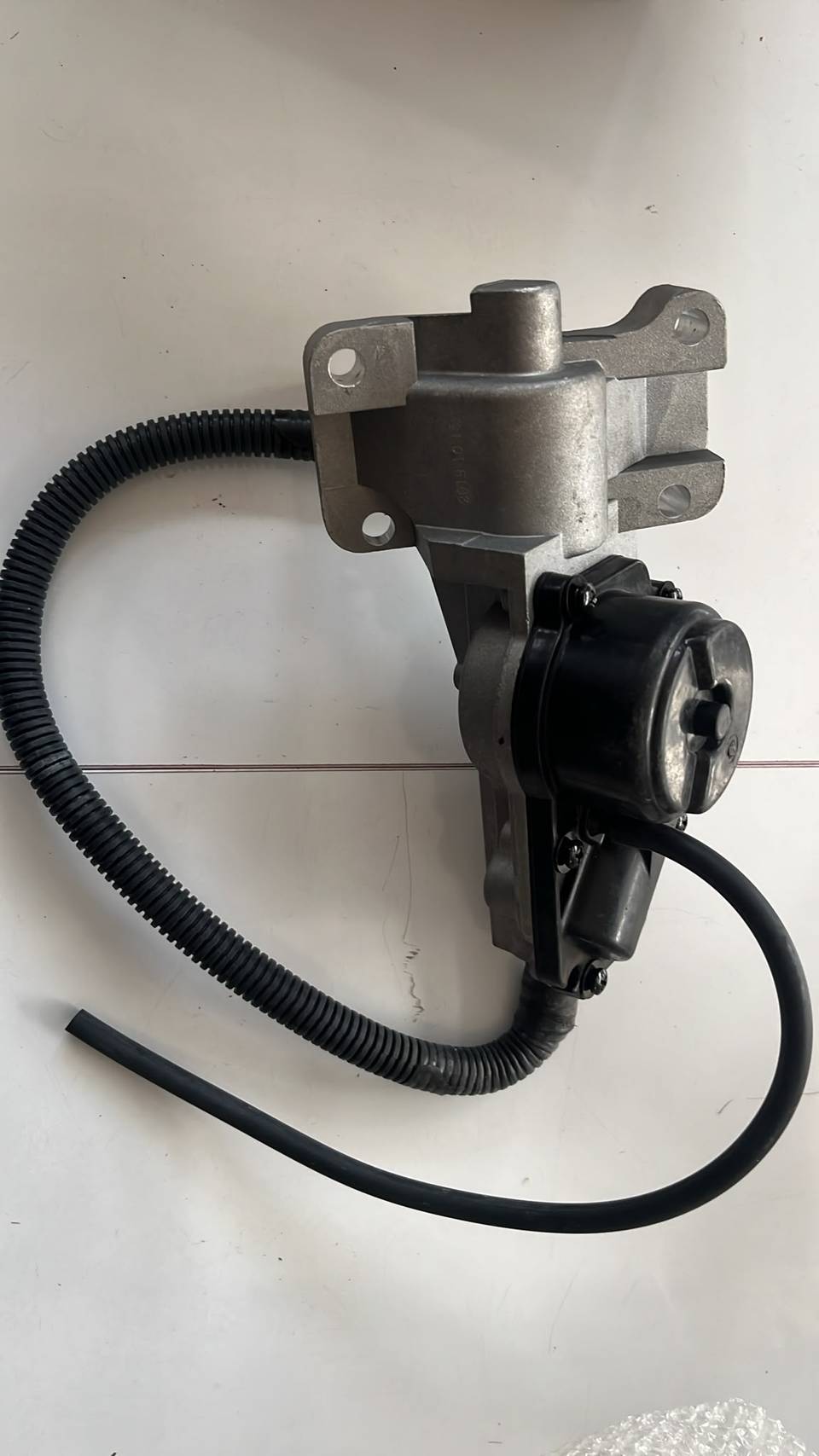 8-97367-959-0 DMAX VAKUM DEFRANSİYEL D-MAX 2.5-3.0 4X4 2005<2019 — ISUZU OEM Parça