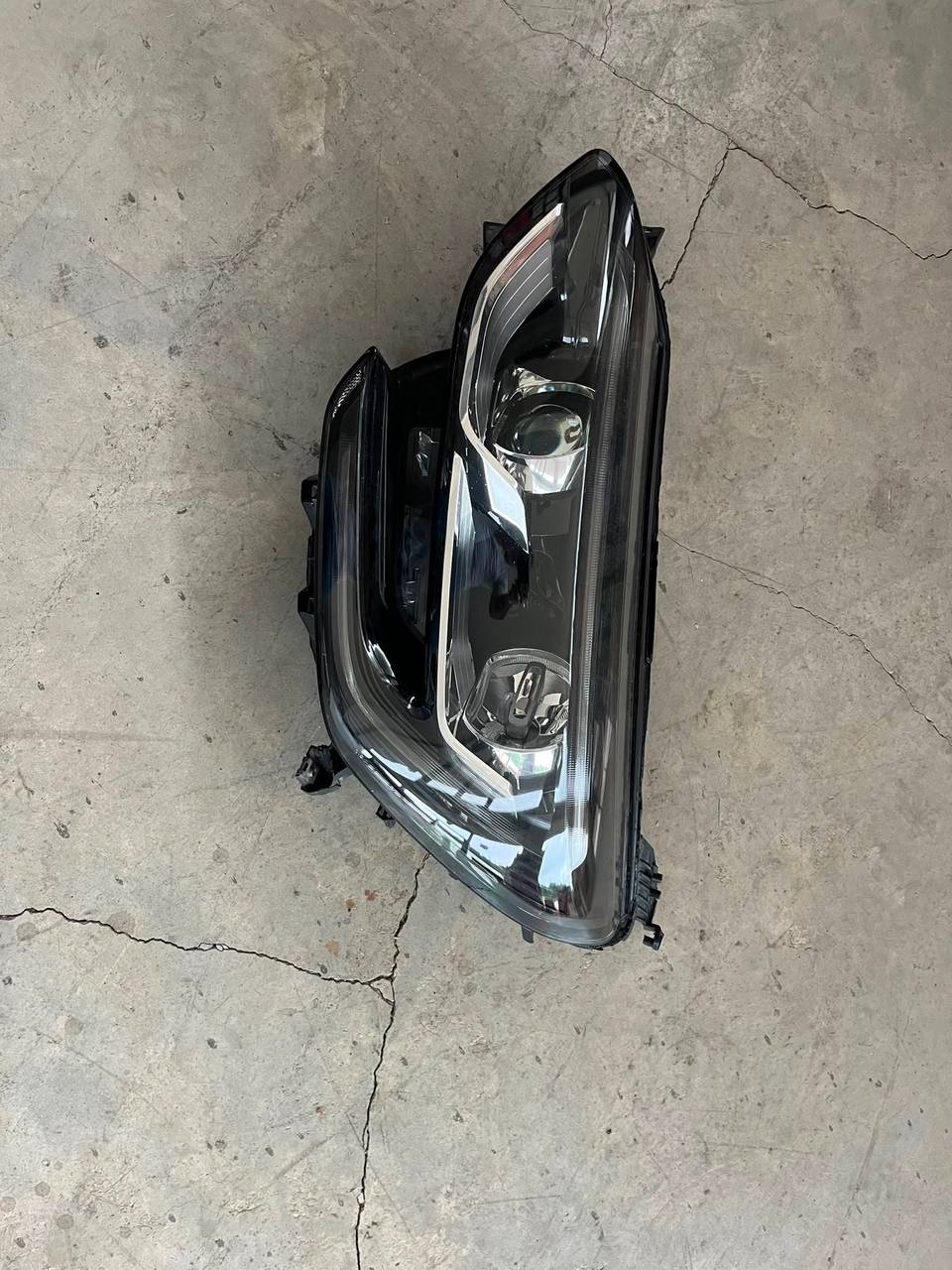 260607159R Megane 4-IV Sol-Sağ Far Lambası Ledli Orta Paket (2016-2019) -Renault Mais — RENAULT OEM Parça
