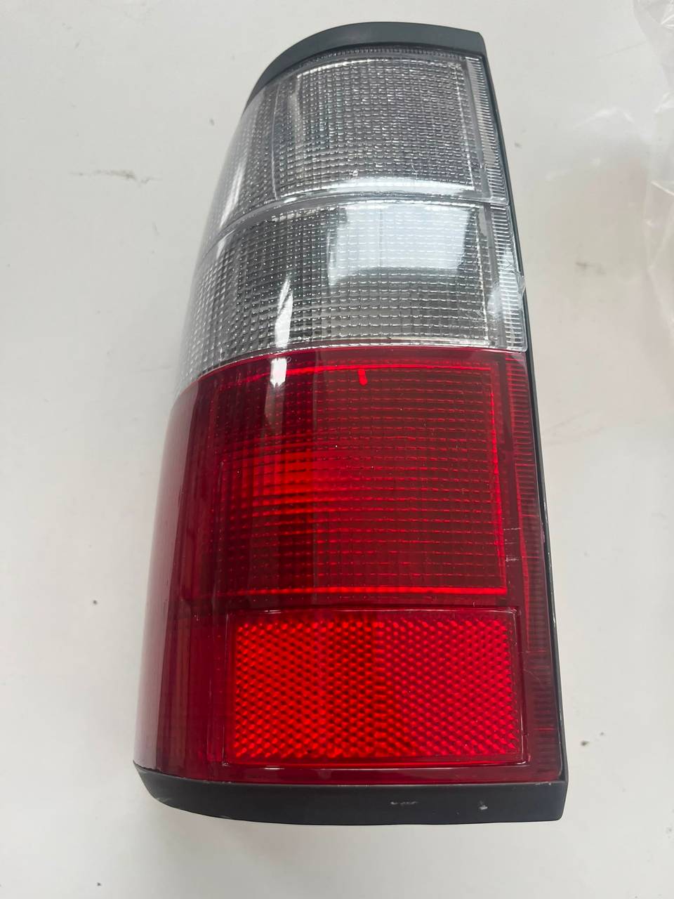 897910304-0 STOP TFR 97-02 LH (BEYAZ-KIRMIZI) — MATSUBA OEM Parça