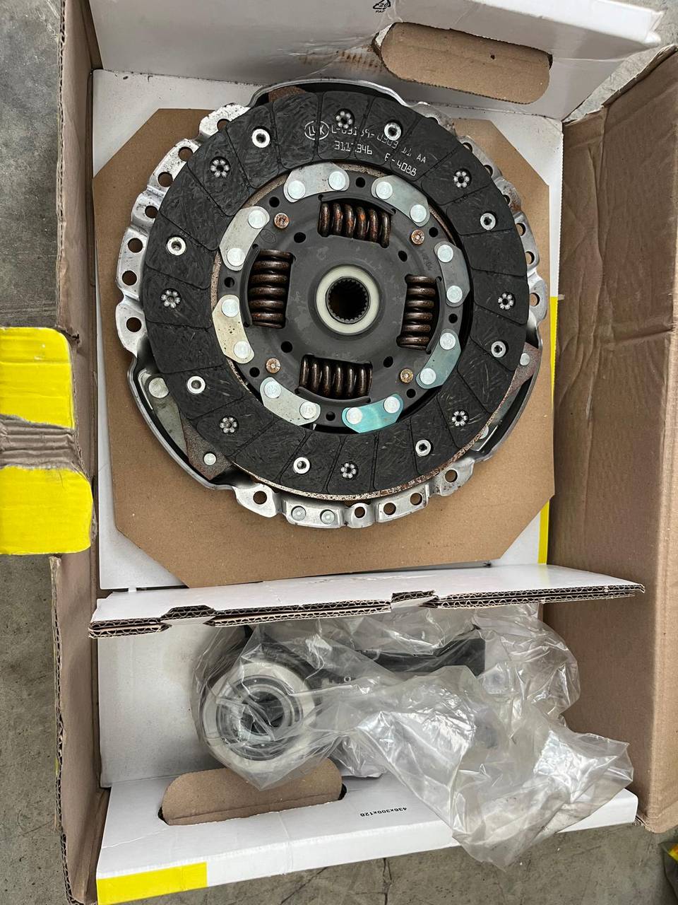 2335400QAU Debriyaj Seti Rulmanlı Captur-Clıo Iv-Kangoo-Dokker-Logan Iı-Sandero Iı 1.5dcı 75-90 P — RENAULT OEM Parça