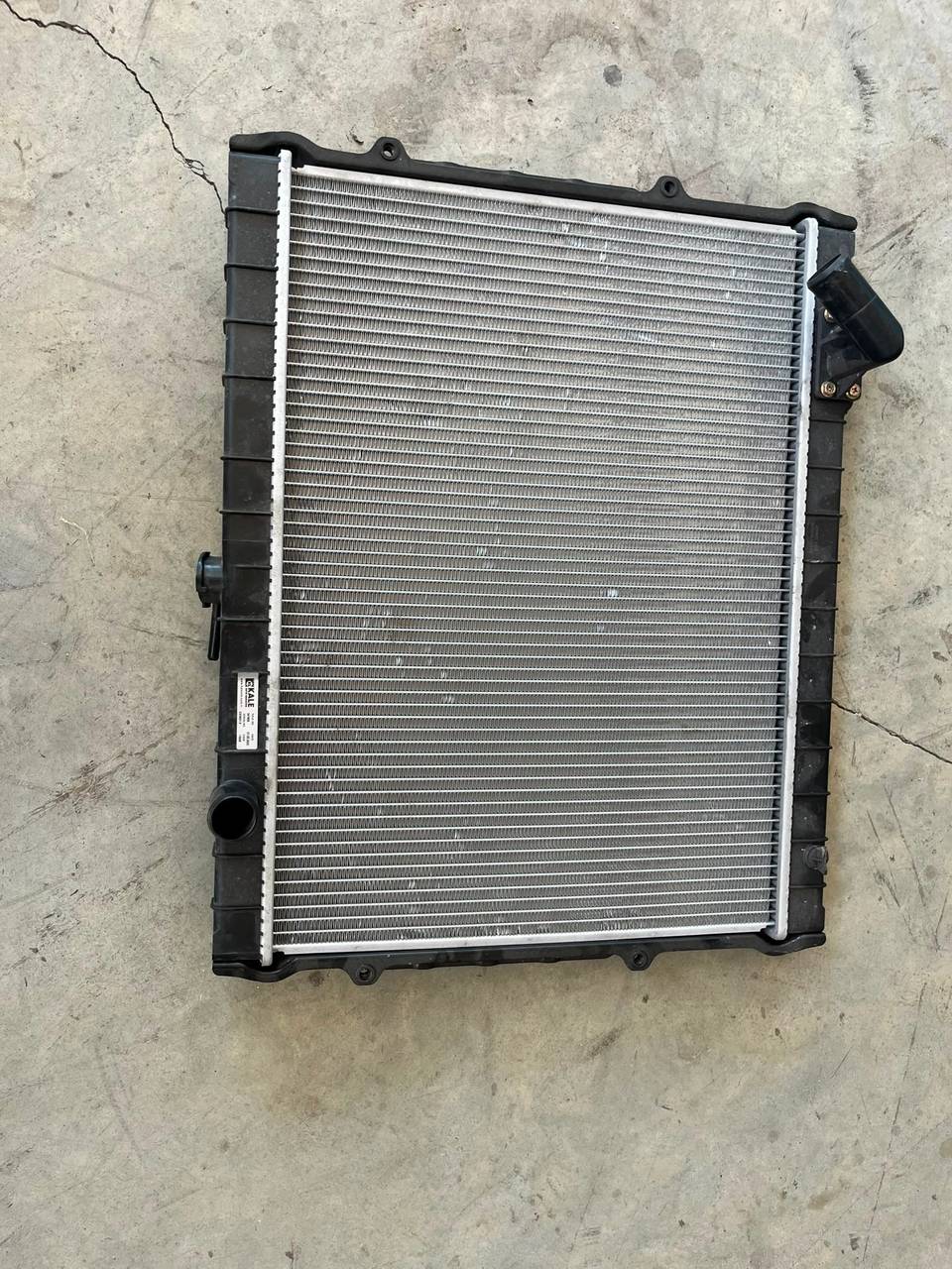 347955 MITSUBISHI - L200 87-99 RADYATOR KOMPLE 26mm (MT) — MITSUBISHİ OEM Parça