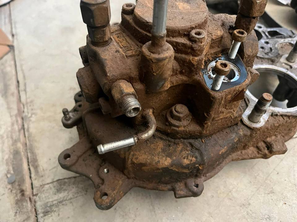 2210030090 HİLUX YAKIT POMPASI 1KD MOTOR 3.0 İÇİNDİR — TOYOTA OEM Parça