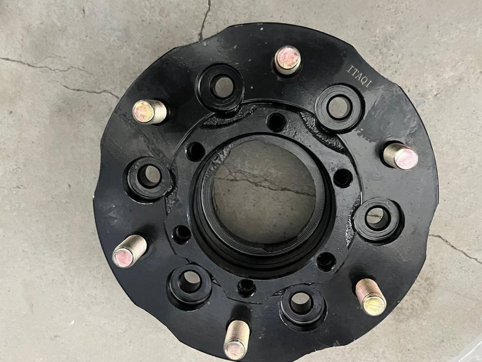 402020W091 Nissan Pickup Ön Teker Poryası 1997 2002 4X4 — İTAQİ OEM Parça