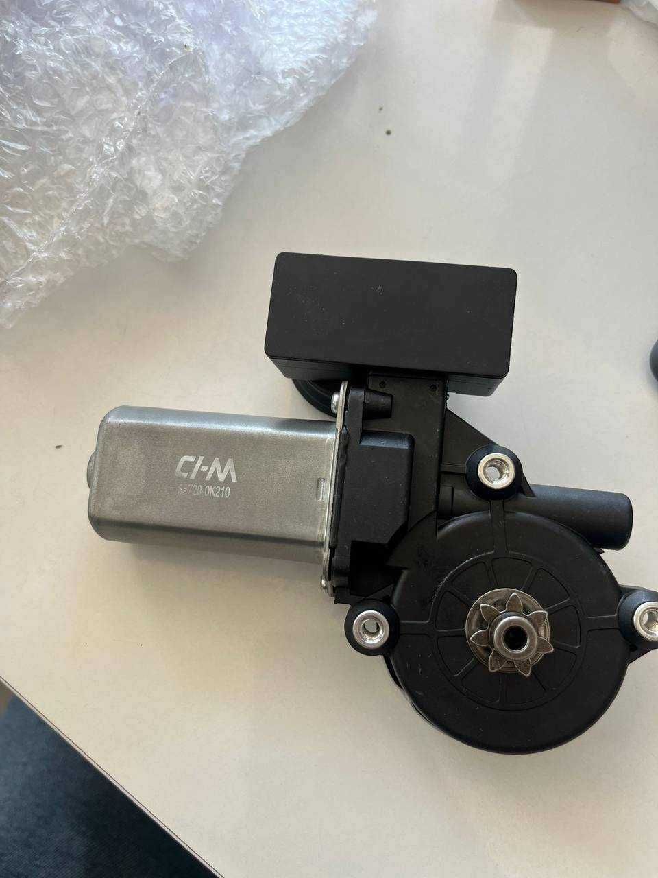 85720-0K210 CAM AÇMA MOTORU ÖN SAĞ — TOYOTA OEM Parça