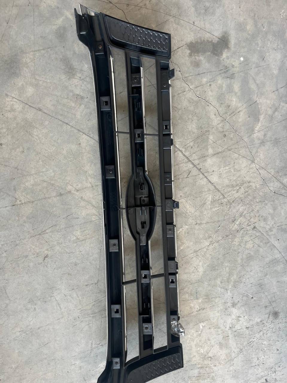 8M348200FC Ranger 2011 - 2015 Arası Ön Panjur Nikalajlı Krom — DEGA OEM Parça