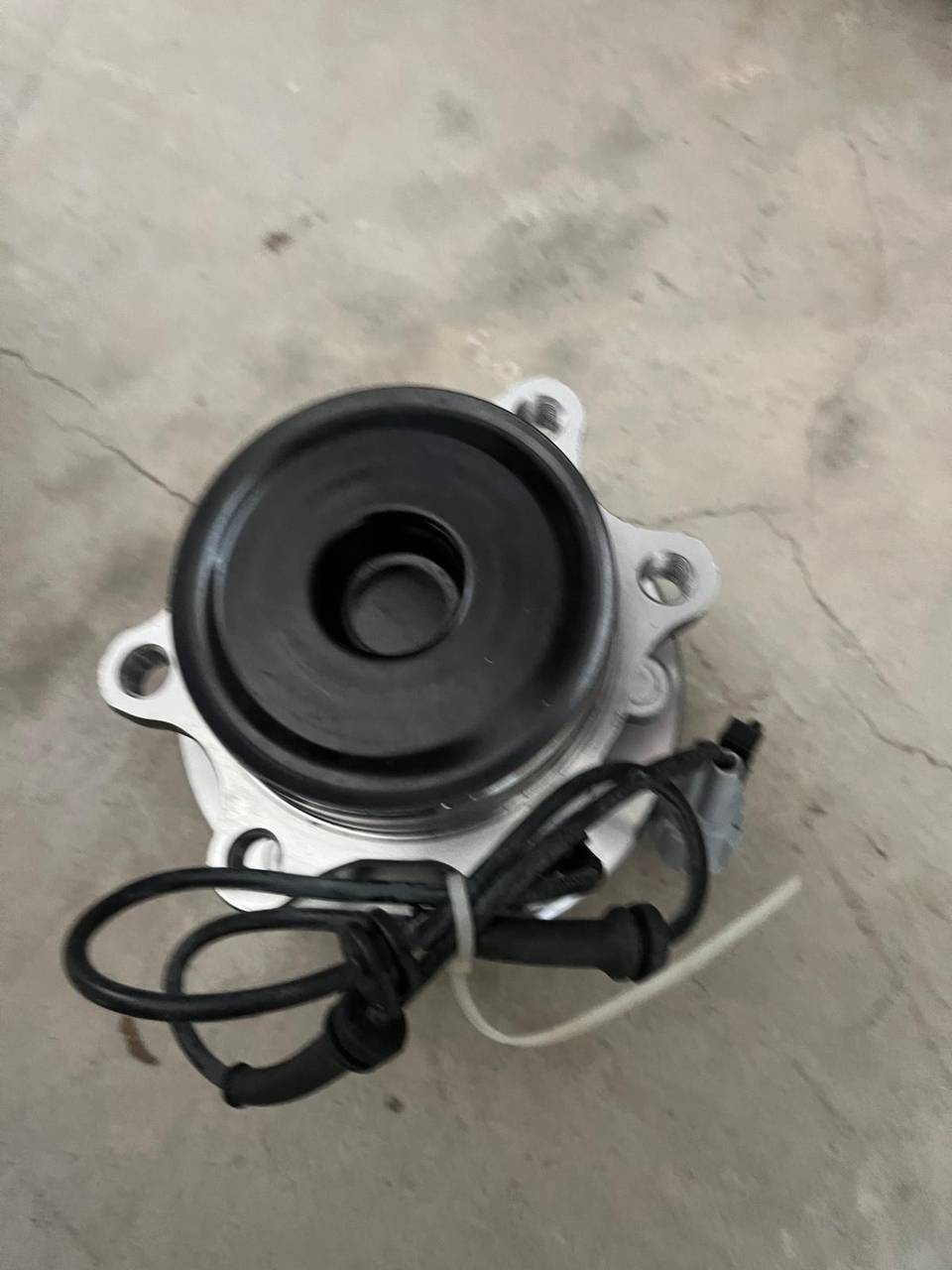 40202-EA000 ÖN TEKER PORYASI_ABSLİ_6 BİJON_NISSAN NAVARA 4X2 — ECOPARTS OEM Parça