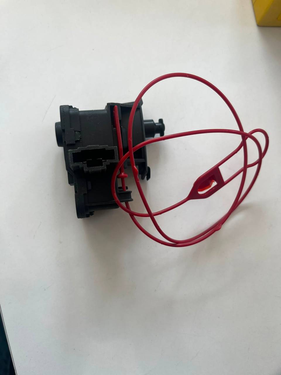8K086 Depo Kilit Acma Motoru AUDİ A4 -Q5 — GKL OEM Parça