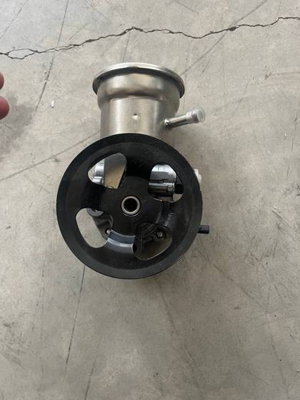 4432026073 DİREKSİYON POMPASI (YAĞ HAZNELİ) HILUX 2.0 1TRFE 04-22 / HILUX 2.7 2 TRFE 04-22 HAZNELİ