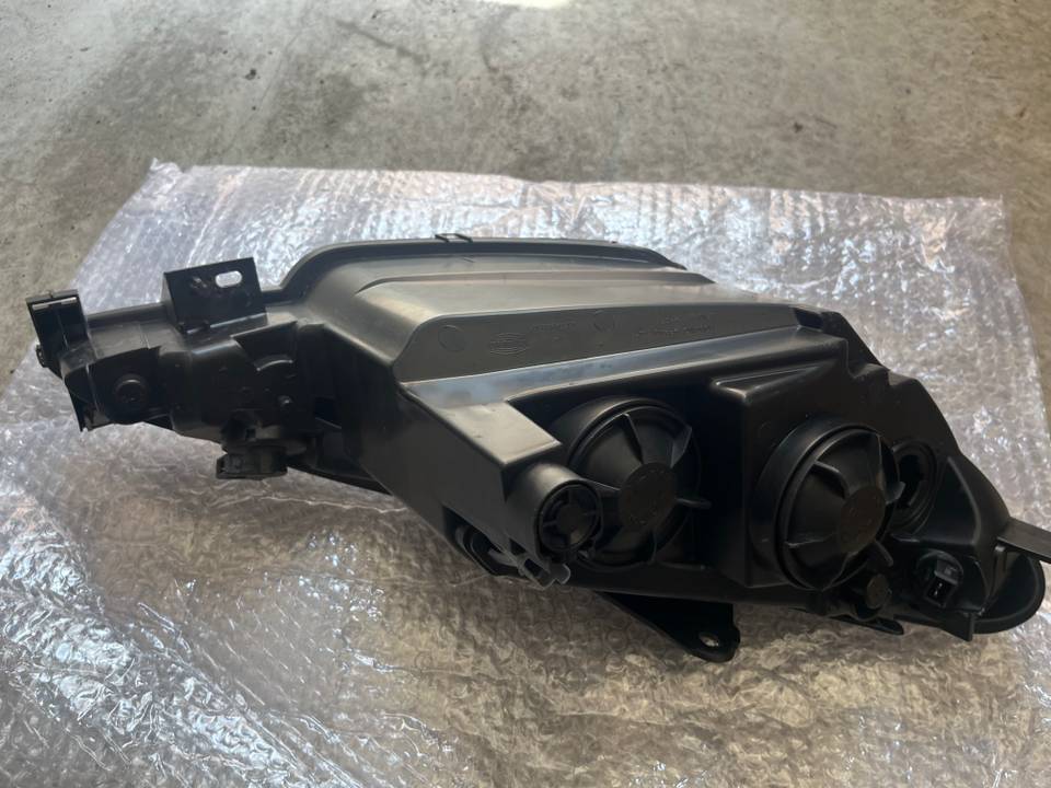 6205.S9 Peugeot 206 sağ far — Bitapart OEM Parça