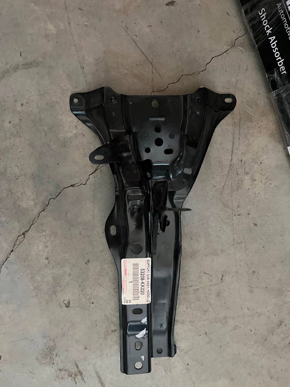 53208-KK020 PANEL SACI ORTA DİREK HİLUX 2015- — TOYOTA OEM Parça
