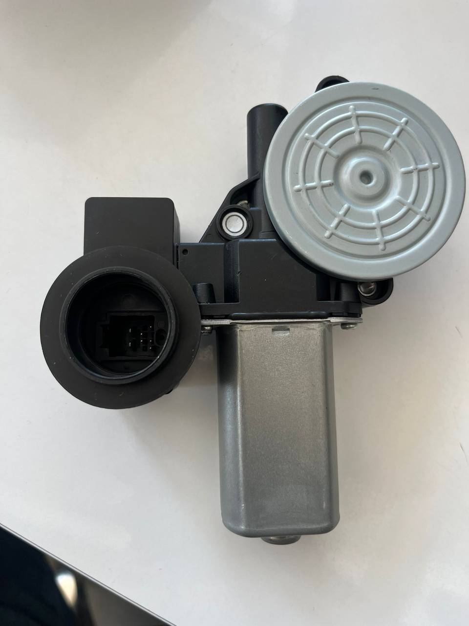 85710-0K090 CAM AÇMA MOTORU ÖN SOL — TOYOTA OEM Parça