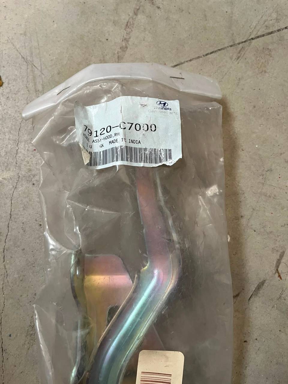 79110-C7000 HYUNDAİ İ20 KAPUT MENTEŞESİ SOL — HYUNDAİ OEM Parça