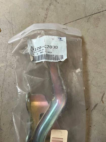 79110C7000 HYUNDAİ İ20 KAPUT MENTEŞESİ SOL
