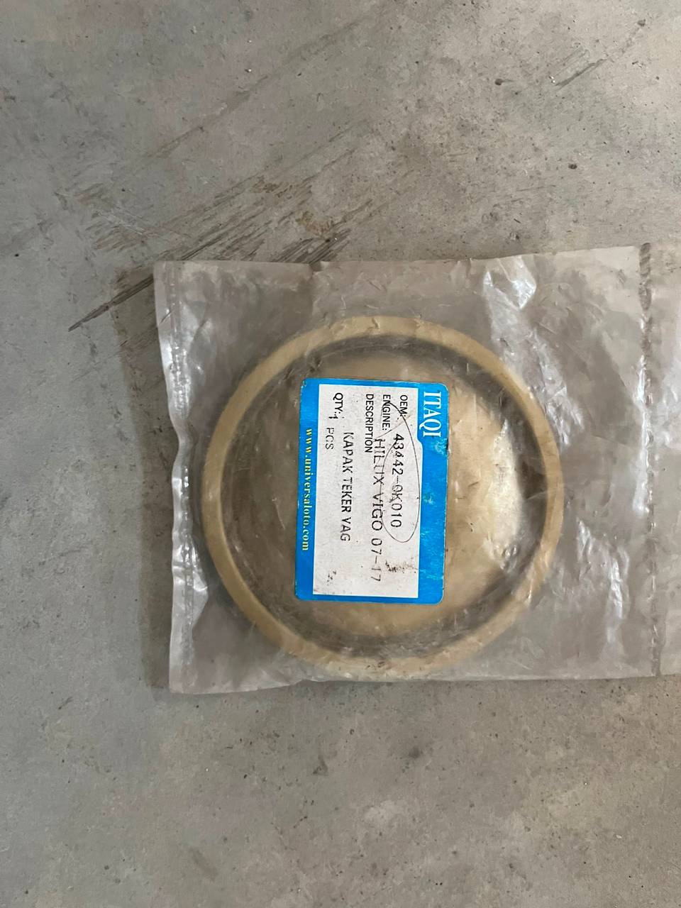 43442-0K010 HİLUX ÖN PORYA KAPAK TEKER YAĞ HILUX VİGO 07-17 — ITAQI OEM Parça
