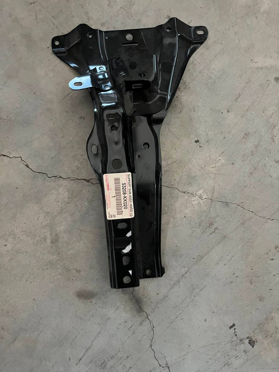 53208-KK020 PANEL SACI ORTA DİREK HİLUX 2015- — TOYOTA OEM Parça